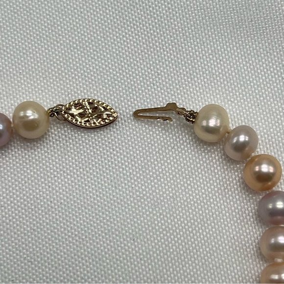 Multicolored Freshwater Cultured Pearl Necklace 14K Clasp 18 Inches - Picture 9 of 10